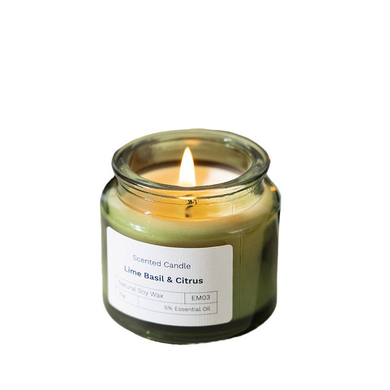 Scented candle with wooden lid